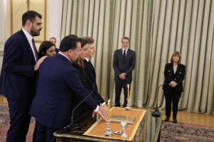 Ορκίστηκαν οι νέοι υπουργοί και υφυπουργοί