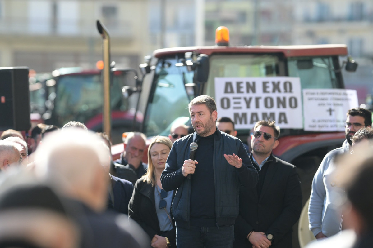 Ο Ανδρουλάκης στα μπλόκα: Μηνύματα για Τέμπη και αγρότες