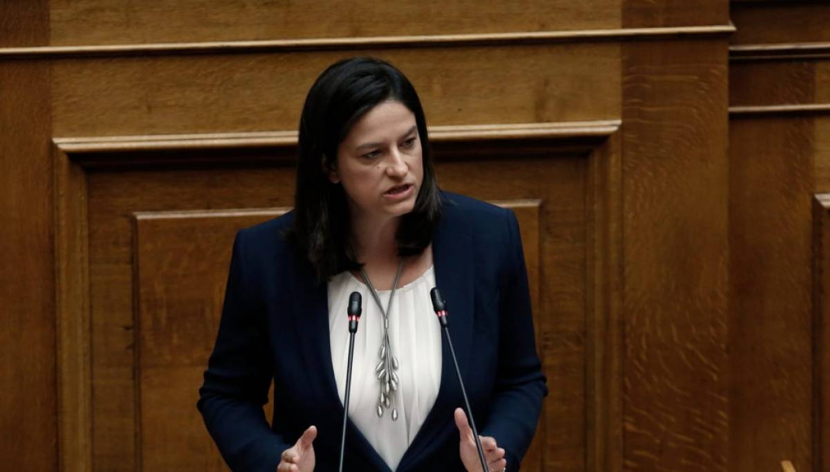 Στη Βουλή την Τρίτη η κατάργηση κλήρωσης για τους σημαιοφόρους