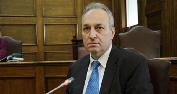 Δημοσία δαπάνη και σε βαρύ κλίμα κηδεύτηκε ο Ευάγγελος Μπασιάκος