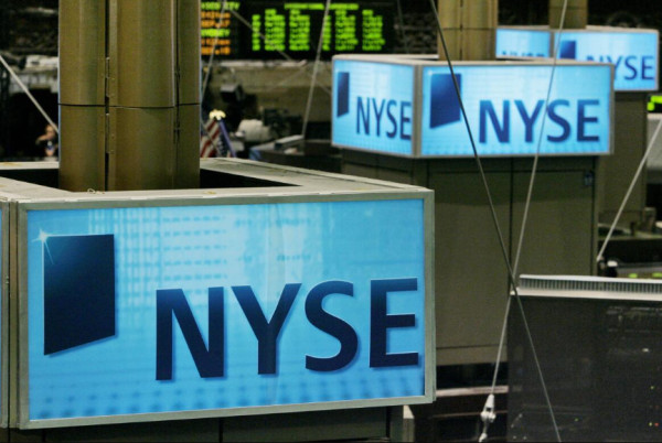 Wall Street: «Πέφτουν» οι τόνοι μετά το νέο ρεκόρ