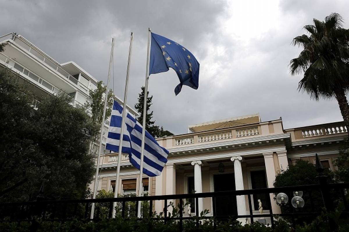 Με το μάτι σε Βουλή, κεντροαριστερά και Eurogroup το Μαξίμου