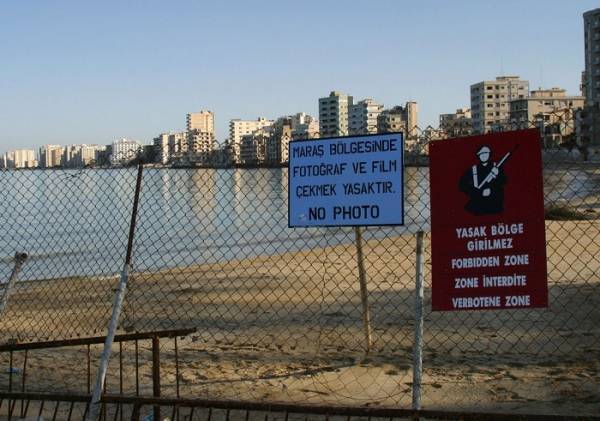 Οι Τουρκοκύπριοι ανοίγουν τη «σφραγισμένη» Αμμόχωστο για καταγραφή