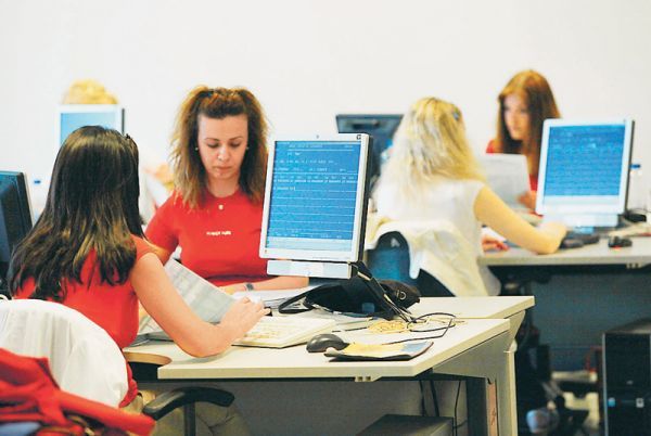 Έρχεται το «τέλος» τεκμηρίων για μισθωτούς - συνταξιούχους