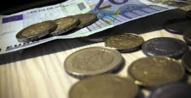 "Μπλόκο" της τρόικας στις 100 δόσεις για οφειλές σε ΔΟΥ και Ταμεία