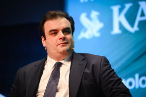 Πιερρακάκης: Η ζωή των τριών φάσεων έχει τελειώσει