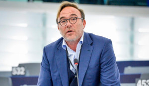 Πέτρος Κόκκαλης: Τι απαντά στις φήμες για «Πράσινο» κόμμα