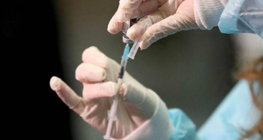 Το ΦΕΚ για τους ανεμβολίαστους εργαζόμενους