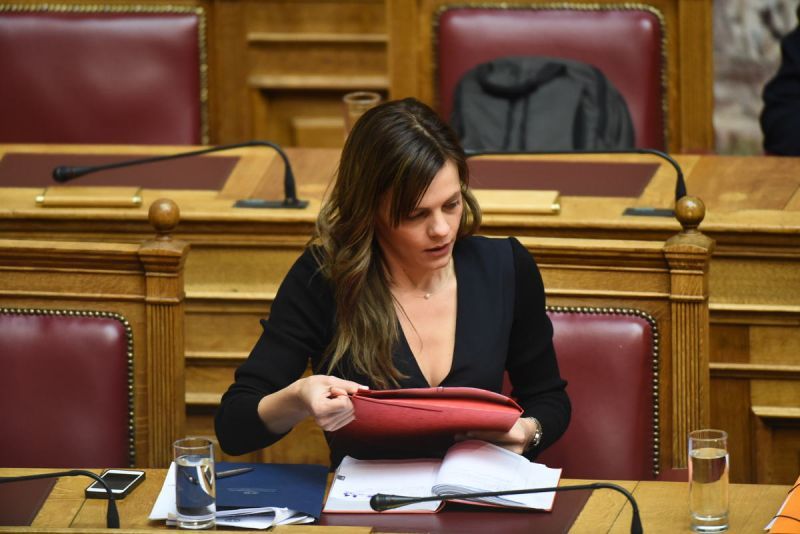 Αχτσιόγλου: Έτσι θα μοιραστεί το μέρισμα-375 ευρώ για εισοδήματα 13.500ευρώ