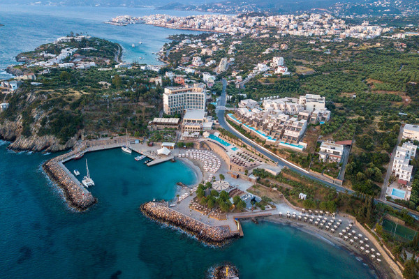 Η Zeus International Hotels & Resorts κατέκτησε 15 ξεχωριστά βραβεία