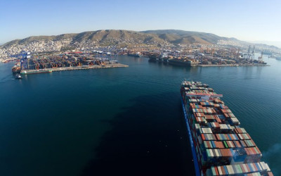 Αναστέλλεται η απεργία της Τρίτης στο λιμάνι του Πειραιά