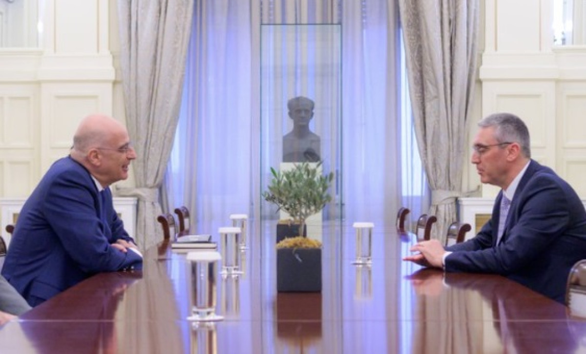 Δένδιας: Αποχαιρετιστήρια συνάντηση με τον απερχόμενο πρέσβη της Τουρκίας