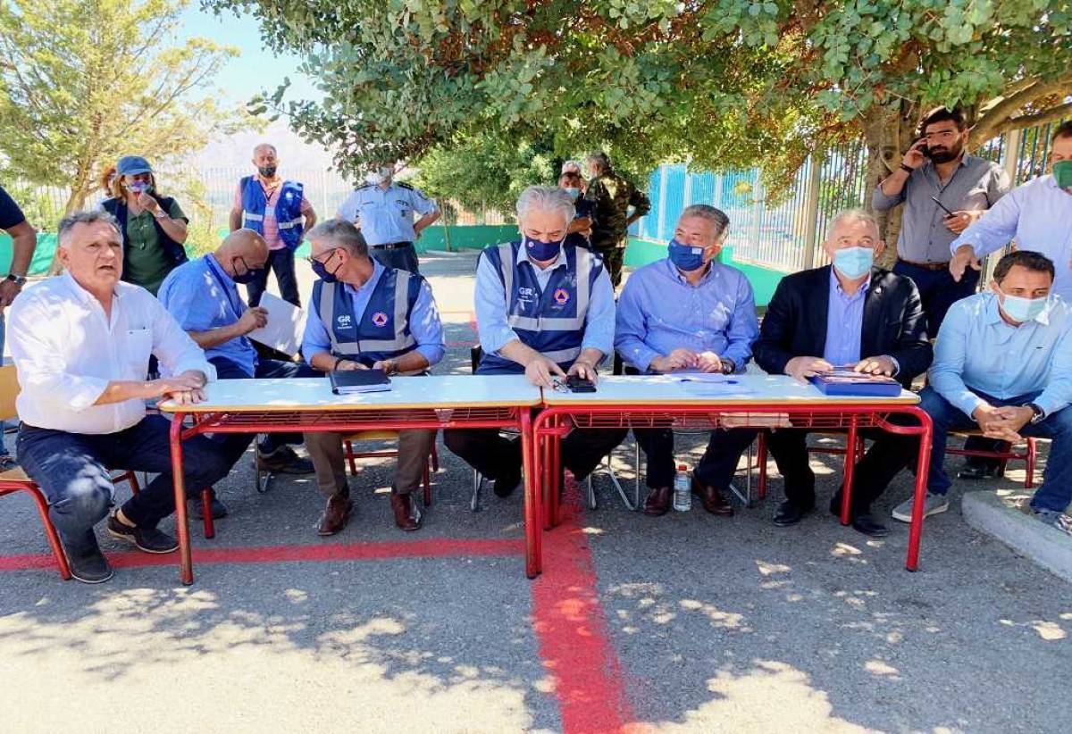 Σεισμός-Κρήτη: Στήνονται σκηνές για 2.500 ανθρώπους που έμειναν άστεγοι