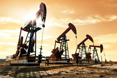 «Βουτιά» για πετρέλαιο και φυσικό αέριο σε… απαισιόδοξο μακροοικονομικό φόντο