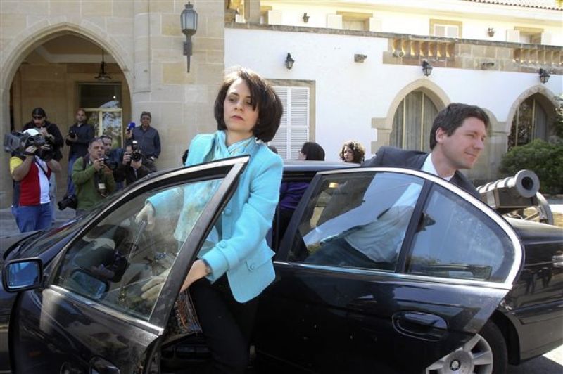 Επιστρέφουν σήμερα οι θεσμοί με «υποσχέσεις» για το χρέος