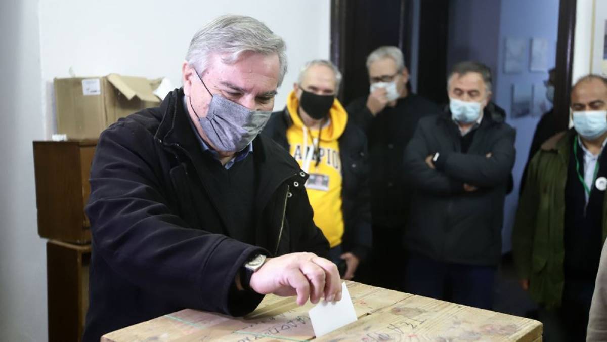 Καστανίδης: «Ευχαριστώ» και «καλή επιτυχία» σε Ανδρουλάκη και Παπανδρέου