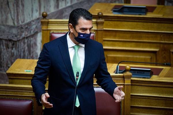 Σκρέκας: Άμεση η κινητοποίηση για απομάκρυνση καμένων κορμών σε Εύβοια