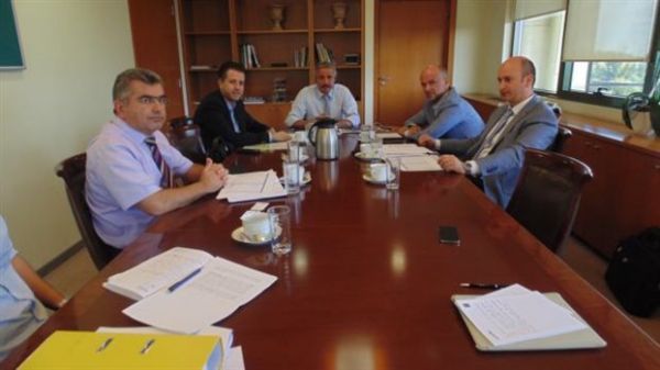 Η μείωση ενεργειακού κόστους των ξενοδοχείων στο επίκεντρο συνάντησης Μανιάτη-ΠΟΞ