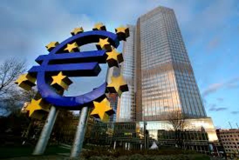Reuters: Η ΕΚΤ «κρατάει την Ελλάδα με κοντό λουρί»