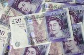 Credit Suisse: Οι τρεις κίνδυνοι για τη στερλίνα
