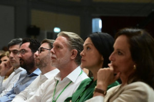 «Μέτωπο» Διαμαντοπούλου στο ΠΑΣΟΚ - Διαχώρισαν τη θέση τους Γερουλάνος, Καστανίδης