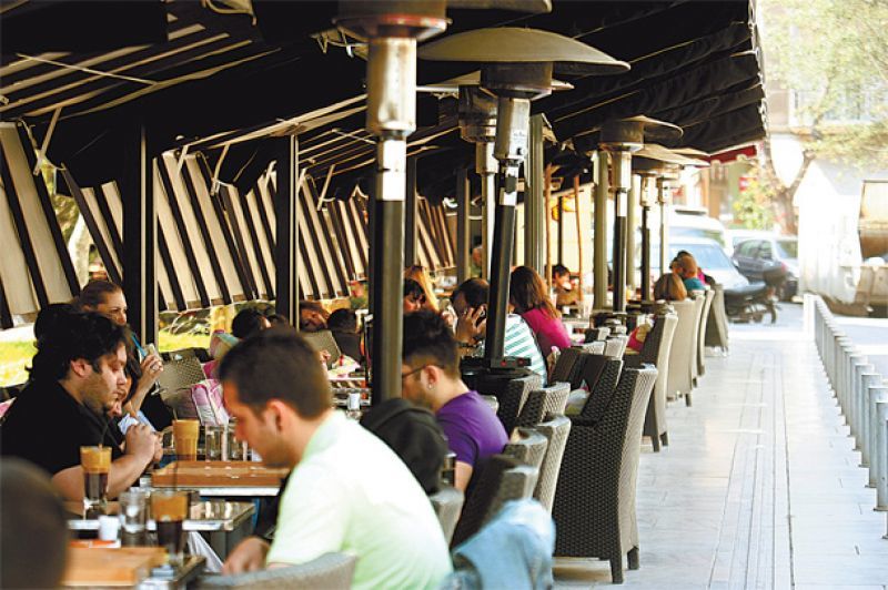 Σε λιανεμπόριο και εστίαση οι περισσότερες εγγραφές νέων επιχειρήσεων (πίνακες)
