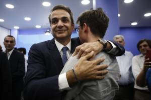 Ανάρτηση Μητσοτάκη για την ορκωμοσία του γιου του στην Αλεξανδρούπολη (photo)