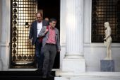Τρόμος στους δανειολήπτες: Κινδυνεύουν τα κόκκινα δάνεια