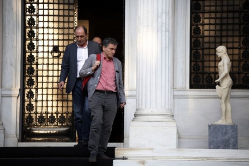 Τρόμος στους δανειολήπτες: Κινδυνεύουν τα κόκκινα δάνεια