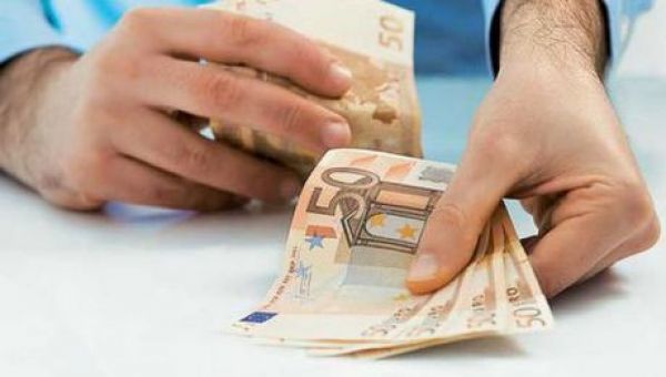 Πότε θα επαναξιολογηθούν τα κριτήρια για το κοινωνικό μέρισμα- Ποιο θα είναι το "πλαφόν" για πιθανές νέες κατηγορίες δικαιούχων