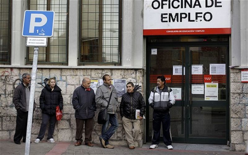 Ισπανία: Μεγάλη υποχώρηση του αριθμού των ανέργων αλλά...