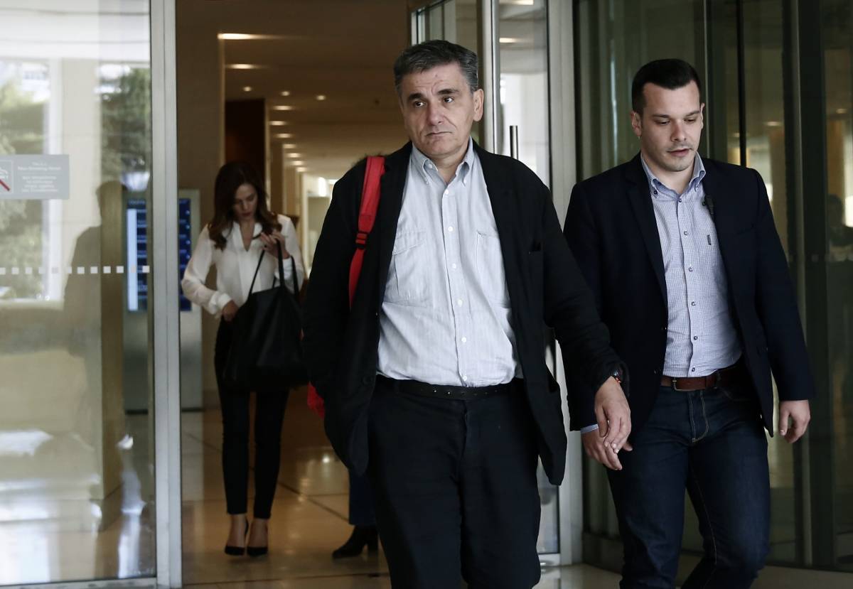 Καθοδόν οι Θεσμοί για να βάλουν στο μικροσκόπιο την οικονομία