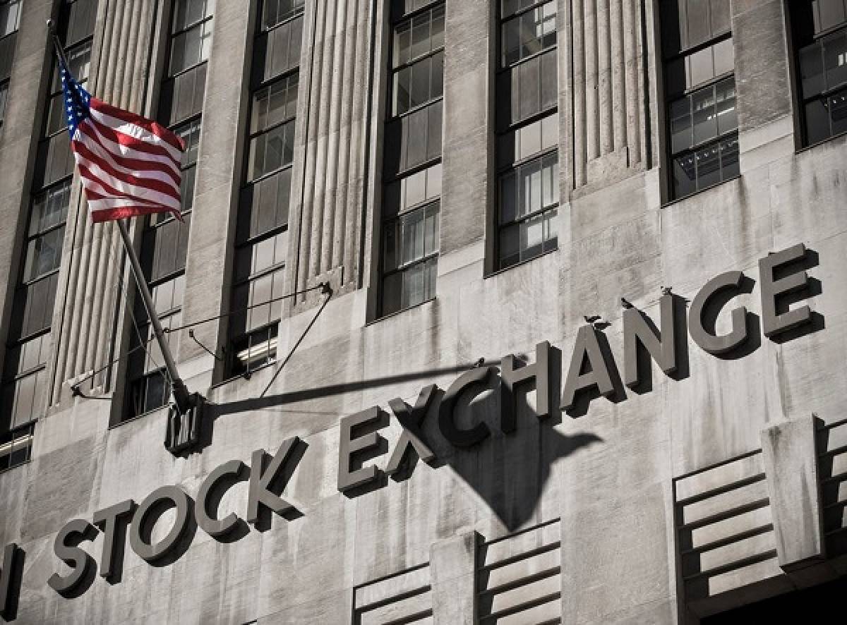 Wall Street: Η αγορά εργασίας την οδηγεί σε νέα ρεκόρ