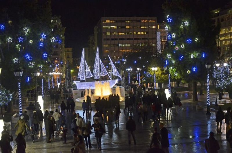 Σφάζονται οι έμποροι για τη Λευκή νύχτα - "Εμπορος χωρίς κατάστημα", ο πρόεδρος του Εμπορικού Συλλόγου Αθηνών