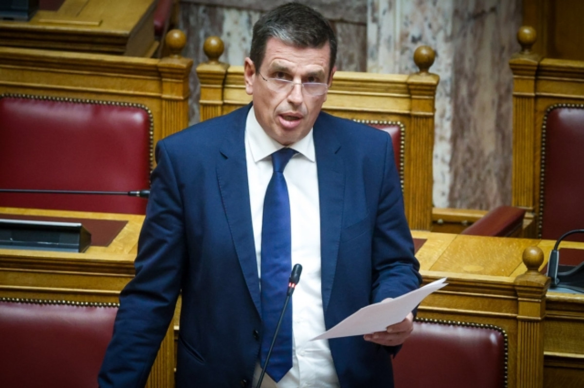 Καιρίδης: Πρώτη άδεια διαμονής σε μετανάστη με τρία χρόνια εργασίας