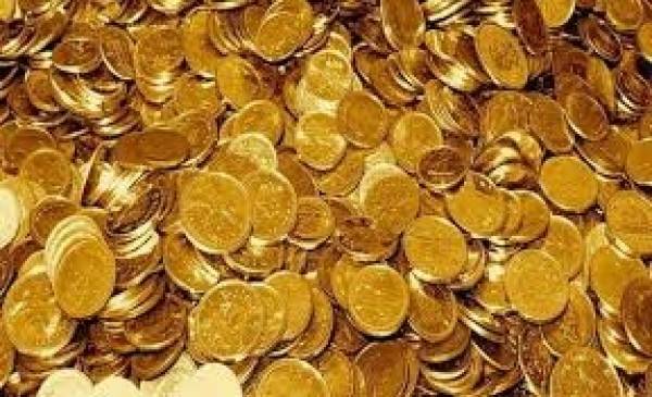 Τετραπλάσιοι οι πωλητές χρυσών λιρών από τους αγοραστές στο α' εξάμηνο