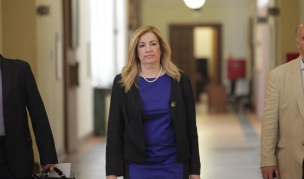 Πρόταση συγκρότησης κυβέρνησης εθνικής ευθύνης θα θέσει η Γεννηματά