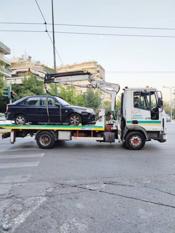 Ο Δήμος Αθηναίων απομάκρυνε 3.862 εγκαταλελειμμένα οχήματα