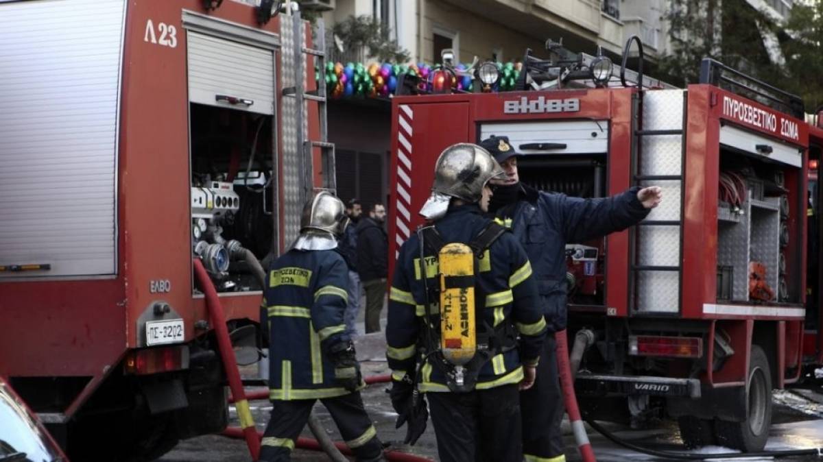 Πυρκαγιές σε Αρτέμιδα (Λούτσα) Αττικής και Δελφούς