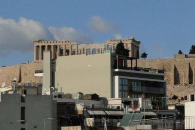 ΚΑΣ: «Αποκοπή» δύο ορόφων στο ξενοδοχείο που κρύβει την Ακρόπολη