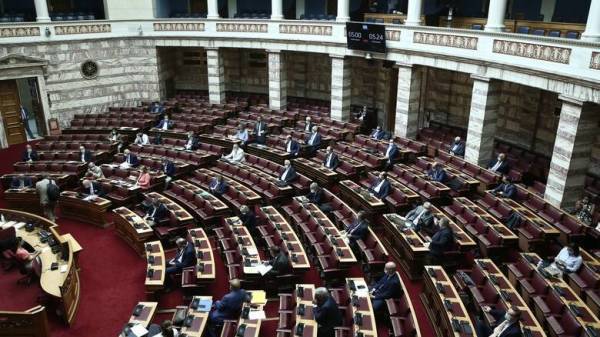 Ο ΣΥΡΙΖΑ δεν έχει θέση για την ΑΟΖ με την Αίγυπτο και σπεκουλάρει με αίτημα για ονομαστική ψηφοφορία