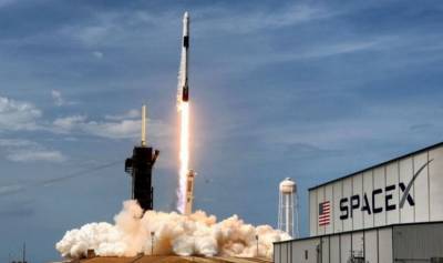 H SpaceX γράφει ιστορία-Έστειλε 4 αστροναύτες στον Διεθνή Διαστημικό Σταθμό
