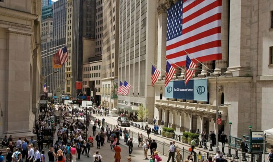 Wall Street: Οριακές διακυμάνσεις με φόντο το έλλειμμα των ΗΠΑ