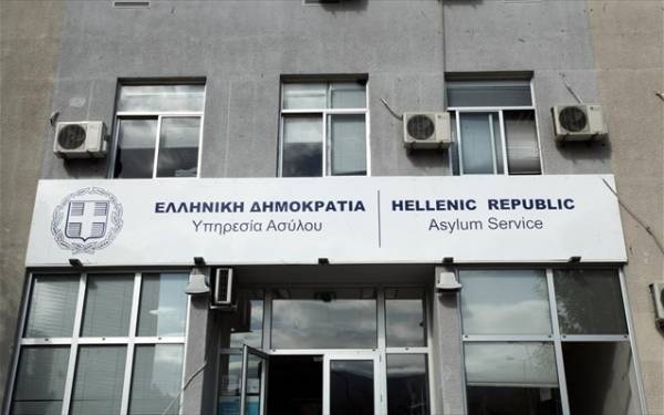 Υπ. Μετανάστευσης: Παρατείνονται οι συμβάσεις εργασίας ορισμένου χρόνου 150 υπαλλήλων