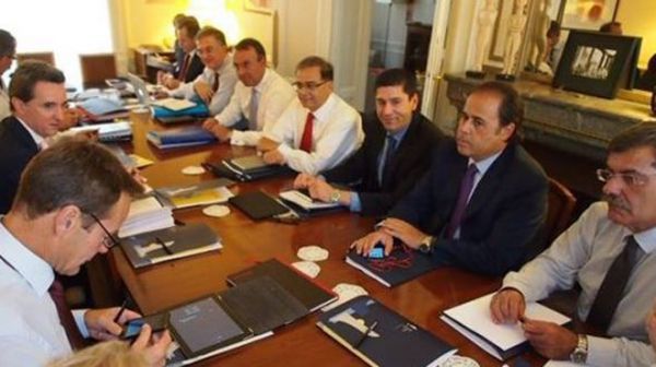 Τρόικα: Σε χαμηλή πτήση στην Αθήνα αναμένει τις επιλογές της Βουλής