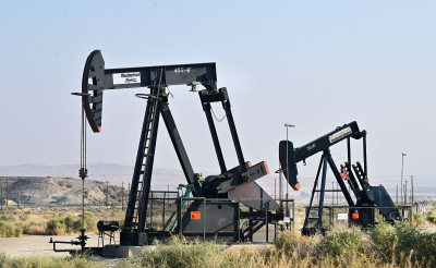 Υποχωρεί ελαφρά ελέω ζήτησης το πετρέλαιο-Πέφτει και το φυσικό αέριο