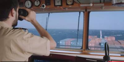 Ευχές στέλνουν οι Έλληνες ναυτικοί από τα πλοία
