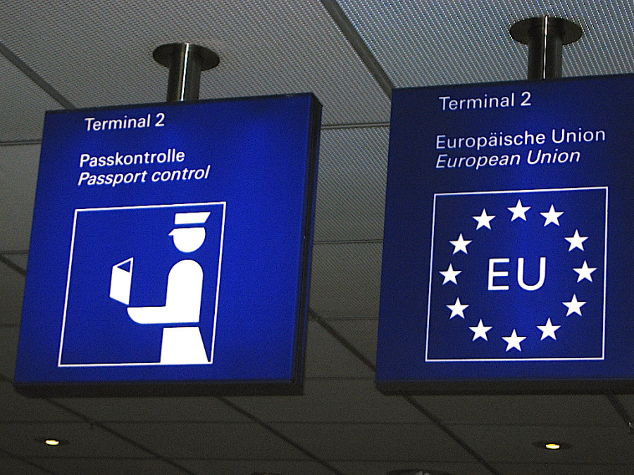 Μερική ένταξη Ρουμανίας και Βουλγαρίας στη ζώνη Σένγκεν