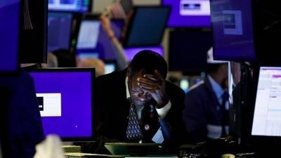 Διαφωνίες για το πακέτο τόνωσης «έριξαν» τη Wall Street