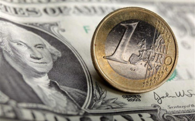 Ευρώ: Ράλι είκοσι ετών καθώς αποδυναμώνεται το δολάριο